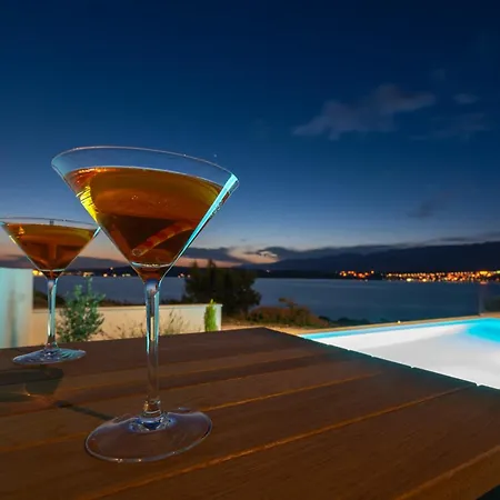 Petrea * Novigrad (Dalmatia)