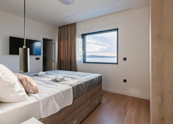 Petrea * Novigrad (Dalmatia)