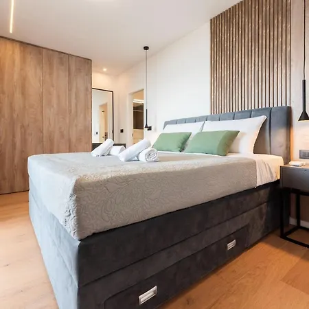 Petrea Novigrad (Dalmatia)